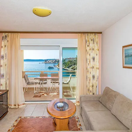 Stunning In Okrug Gornji With Wifi Trogir