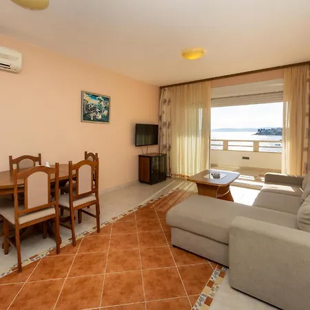 Stunning In Okrug Gornji With Wifi * Trogir