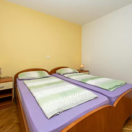 شقة In Okrug Gornji تروغير