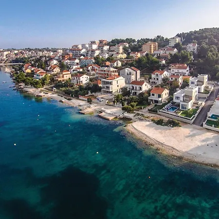 Stunning In Okrug Gornji With Wifi Apartment *