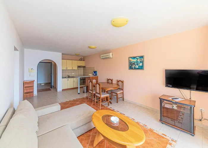 公寓 In Okrug Gornji 特罗吉尔