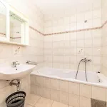 In Okrug Gornji * Traù