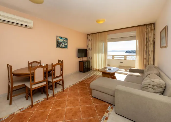 In Okrug Gornji * Trogir