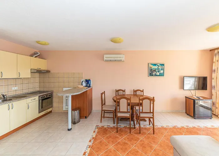 Appartement In Okrug Gornji