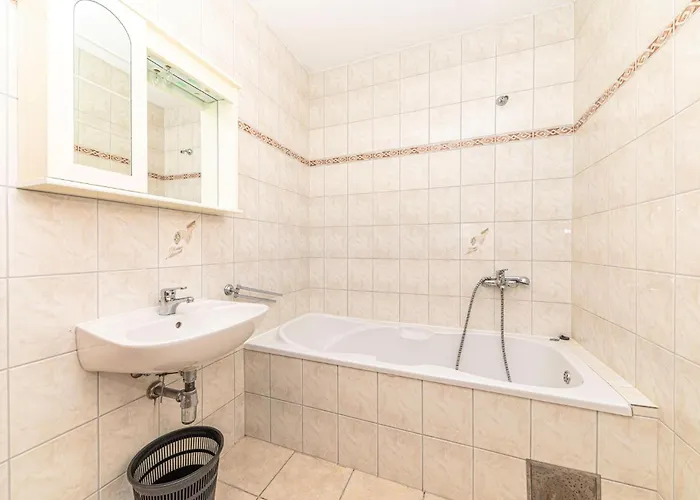 In Okrug Gornji * Trogir